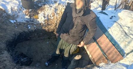 Senior od 15 lat mieszka w ziemiance nad Wisłą. Odmawia pomocy