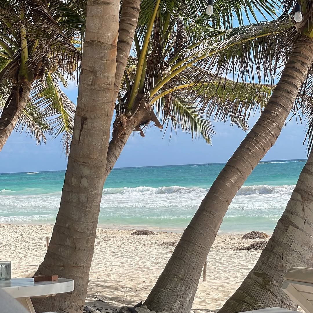 Michał Szpak świeci gołą klatą na wakacjach