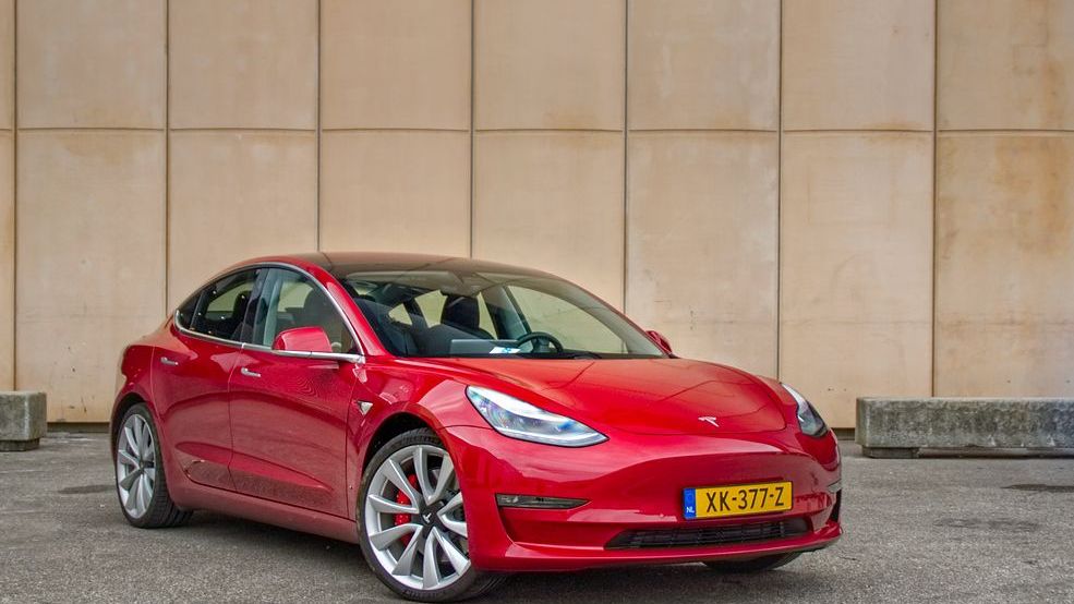 W marcu Tesla Model 3 była drugim najpopularniejszym autem w Europie