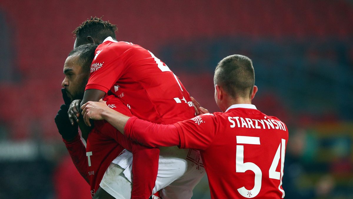 PAP / Łukasz Gągulski / Na zdjęciu: piłkarze Wisły Kraków