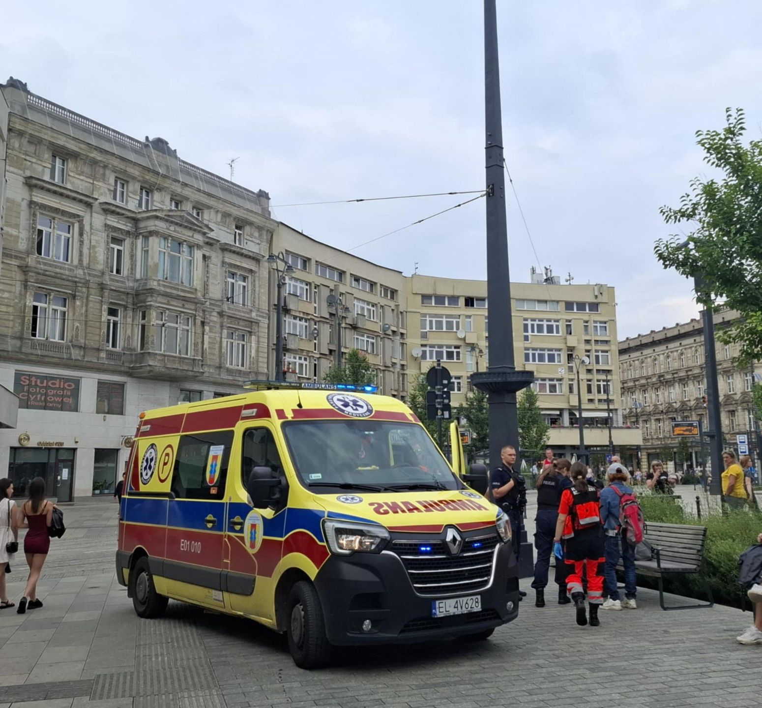 Klient podrapany przez ekspedientkę Żabki