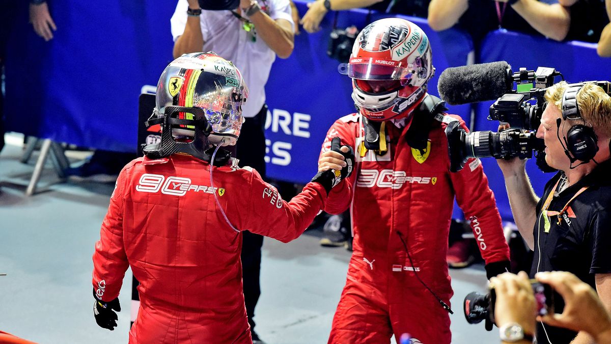 Sebastian Vettel (po lewej) i Charles Leclerc