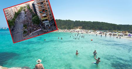 Tylu turystów jeszcze nie było. Majorka oblężona, mieszkańcy wściekli
