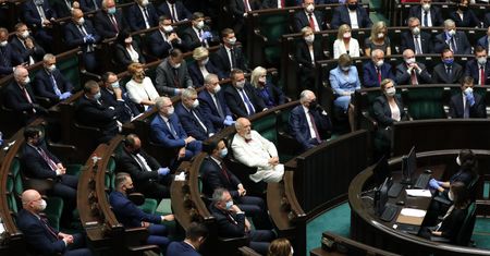 Koronawirus w Sejmie. Będzie mniej posłów na sali