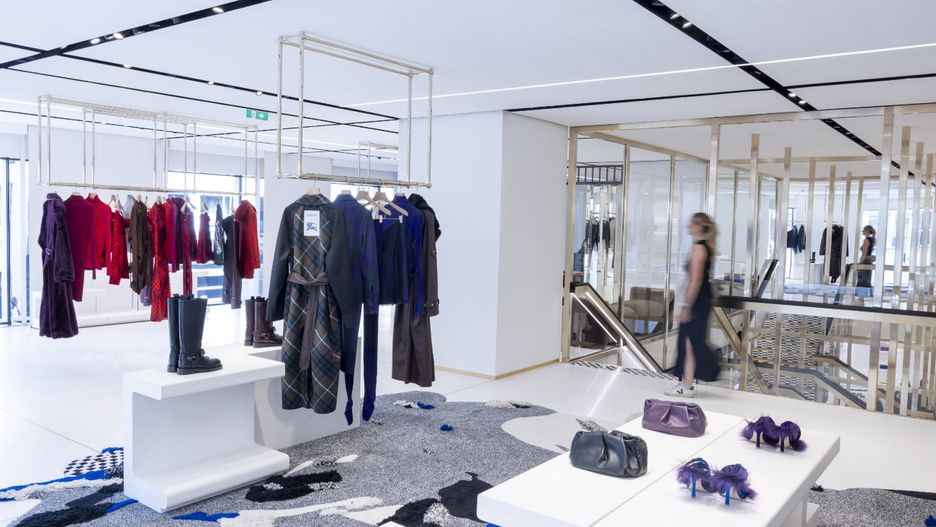 Burberry zmaga się ze spadkiem sprzedaży