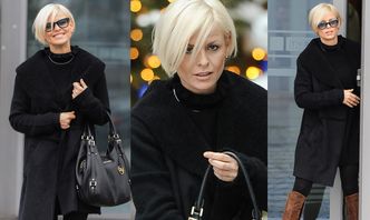 Uśmiechnięta Mandaryna wychodzi z TVP. Wygląda na 38 lat?