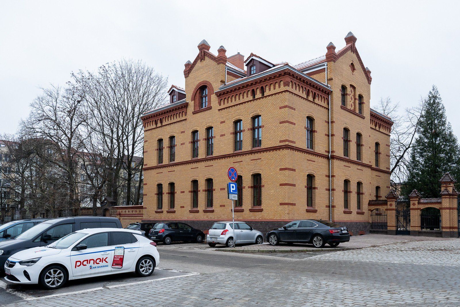 Zakończyła się renowacja pierwszego z trzech zabytkowych budynków Starej Rzeźni, należących do firmy Vastint. Obiekt został gruntownie odrestaurowany i przekształcony w budynek biurowy. 