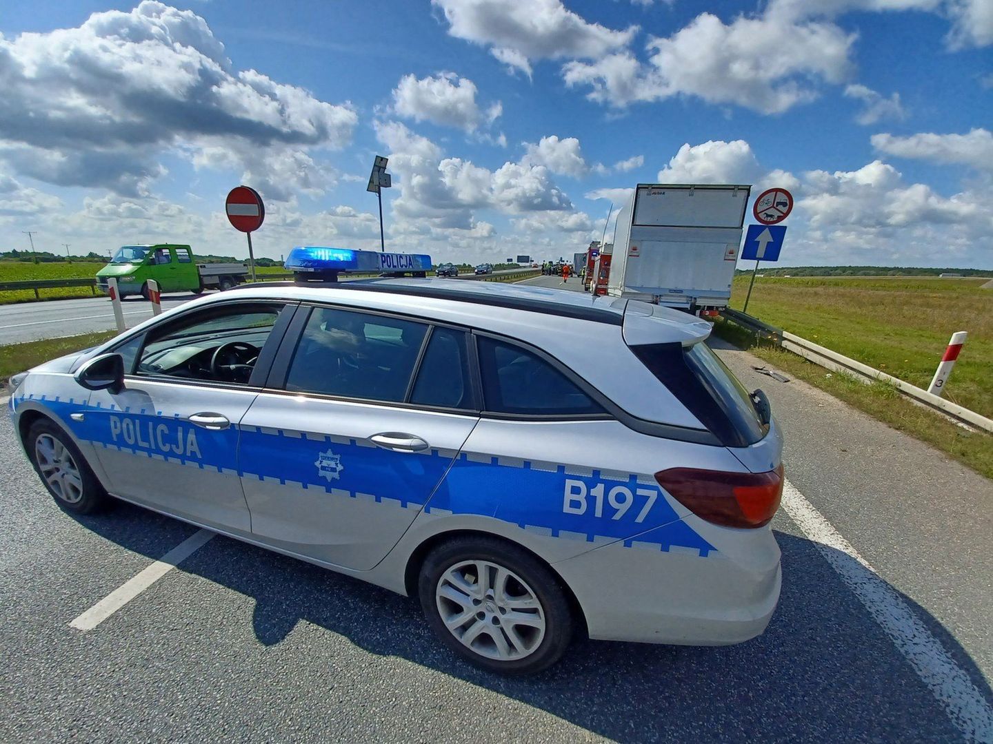 Groźny wypadek na łączniku Długołęka. Interweniują służby - zdj. ilustracyjne
