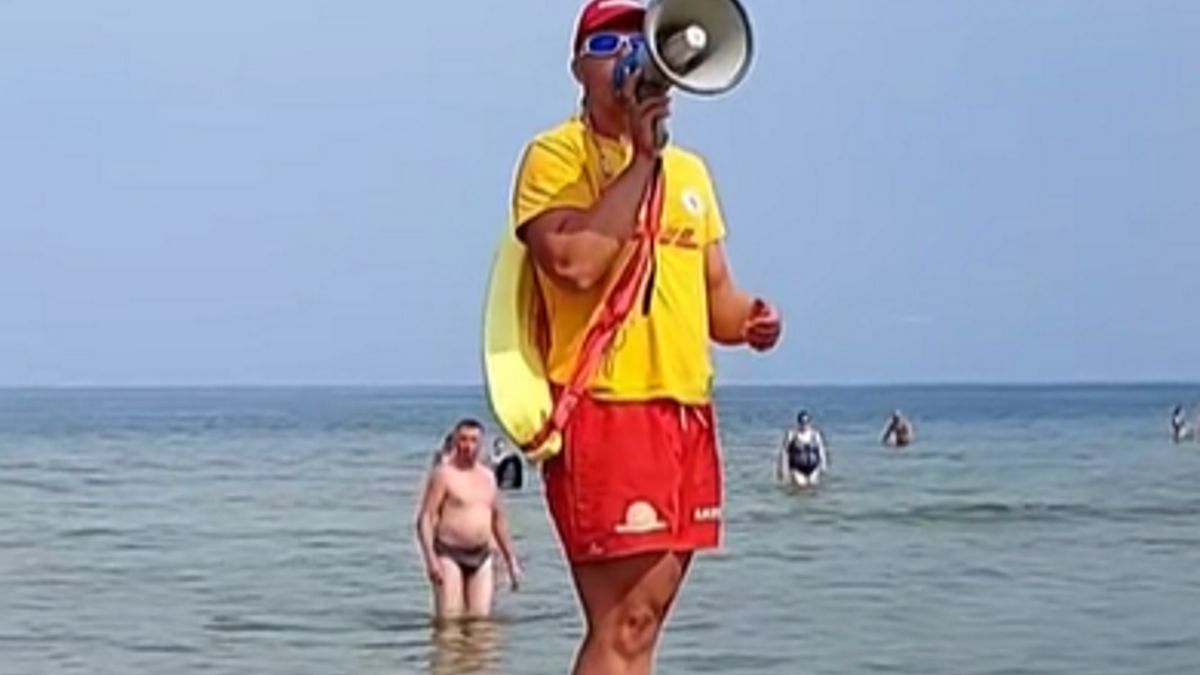 Ratownicy dali plażowiczom cenną lekcję