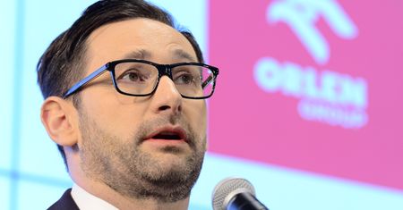 Pusty zakaz handlu w niedzielę. Trik na placówkę pocztową z Orlenem