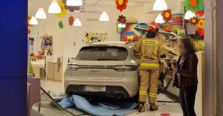 Żłobek, do którego wjechało porsche, zamknięty do odwołania. Ostatnie dziecko opuściło salę żłobka kilka minut wcześniej