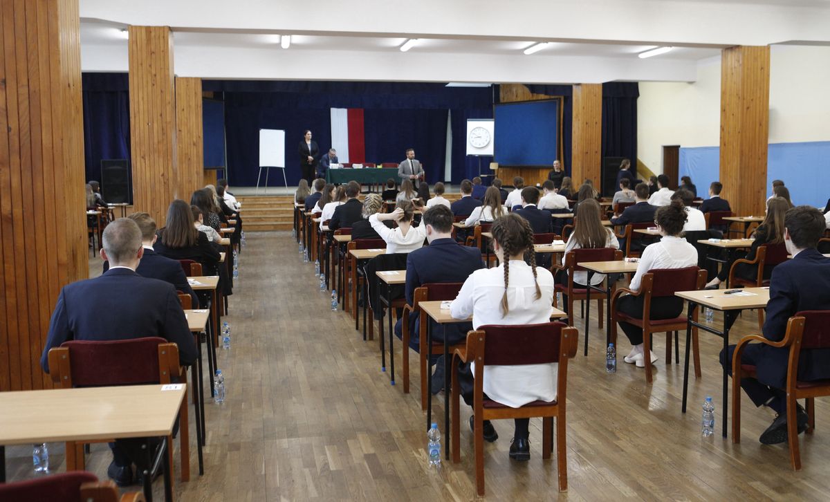 Egzamin ósmoklasisty. Wrocław. Przystąpiło do niego ponad 4 tys. uczniów