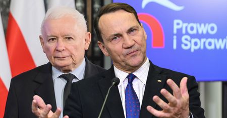 Sikorski uderza w Kaczyńskiego. Zamieścił uszczypliwy wpis