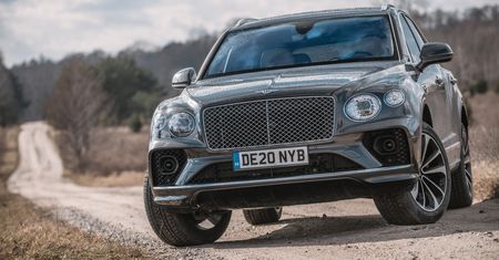 Bentley stawia na prąd. Wiemy, kiedy zadebiutuje pierwszy elektryk marki