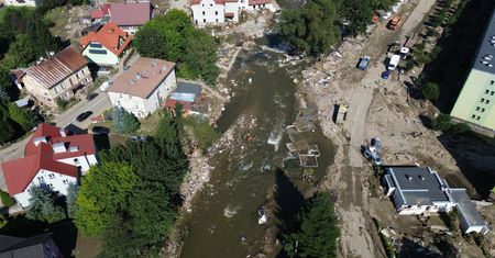 Jeszcze jeden wątek budzi wątpliwości. Skąd Tusk miał informacje?