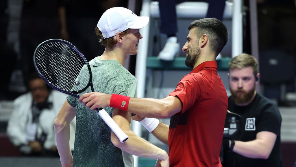 Getty Images / Richard Pelham / Na zdjęciu: Jannik Sinner i Novak Djoković