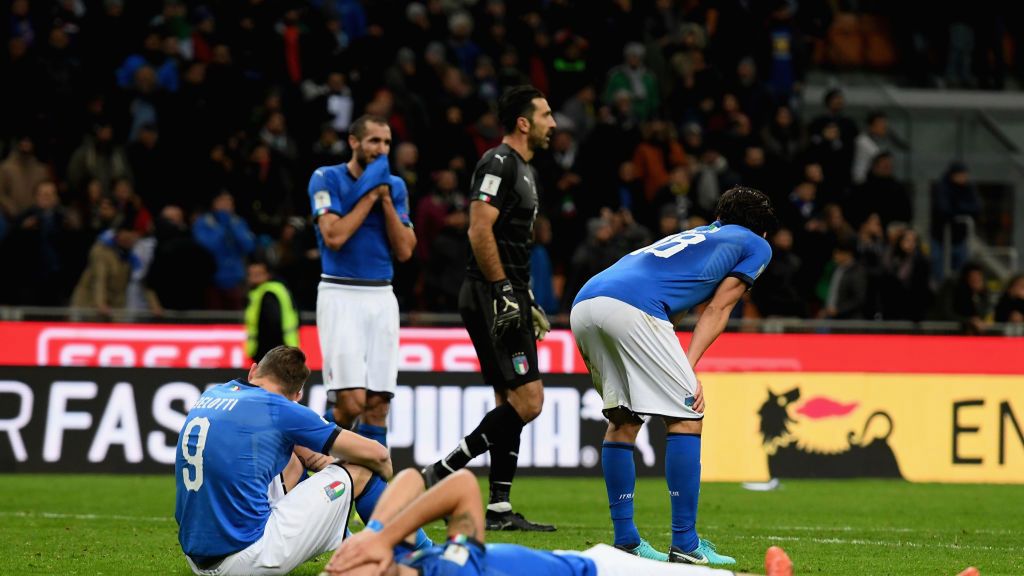 Zdjęcie okładkowe artykułu: Getty Images / Na zdjęciu: załamani piłkarze reprezentacji Włoch