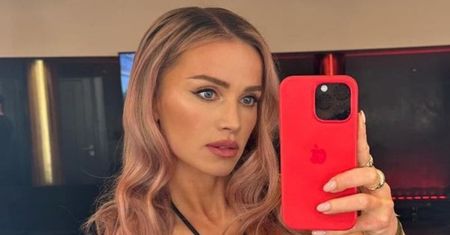 Wskoczyła w mini. Pokazała fotki z Open'era