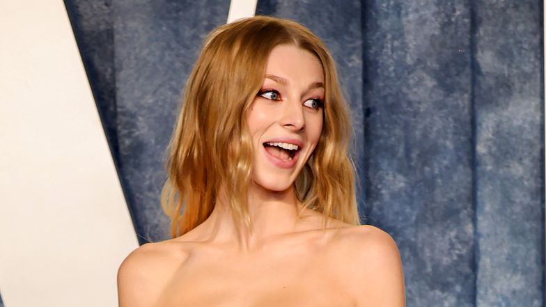 Oscary 2023. Hunter Schafer eksponuje prawie nagi biust na oscarowej imprezie "Vanity Fair" (FOTO)