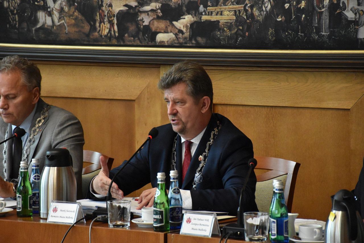 Burmistrz Malborka drugi rok z rzędu bez wotum zaufania. Co dalej?