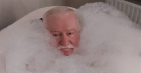 Wałęsa wrzucił zdjęcie. Internauci pękają ze śmiechu: "Władca mórz i oceanów"