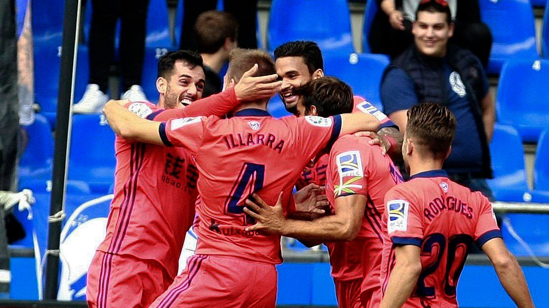 Zdjęcie okładkowe artykułu: PAP/EPA / Cabalar / Piłkarze Realu Sociedad cieszą się z gola