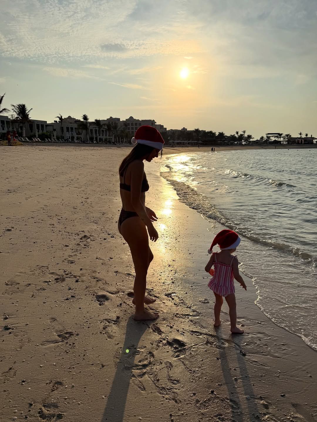 Jakub i Paulina Rzeźniczak na wakacjach z córką