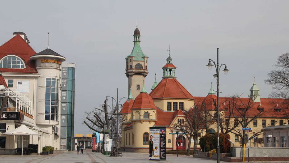 Completely empty Plac Zdrojowy, normally full of people, in front of Grand Hotel is seen in Sopot, Poland on 27 March 2020  Polish government due the Covid-19 danger, forced ban on gatherings of more than 2 people and a ban on leaving home without apparent reason, as for instance going to job, to the pharmacy or for a dog walking. (Photo by Michal Fludra/NurPhoto via Getty Images)