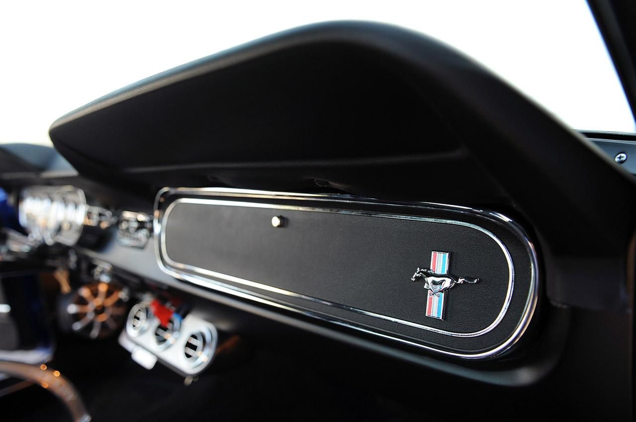 Classic Recreations 1966 Shelby GT350CR na efektownych zdjęciach [galeria] 37