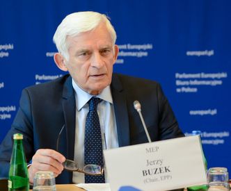 Innowacje w Polsce. Buzek: pod tym względem nasza pozycja nie odpowiada możliwościom