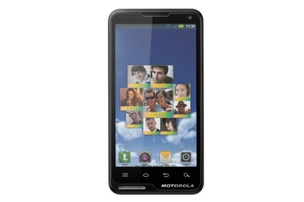 Motorola MOTOLUXE - niedrogi smartfon z 4-calowym ekranem