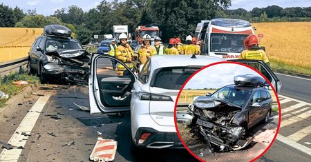 Wypadek na DK11 w Ujściu. Dwie osoby trafiły do szpitala