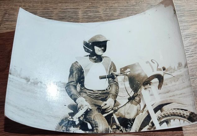 Wyścigi to była radość w czystej postaci. Tu zawody na długim torze, gdzieś w ZSRR.