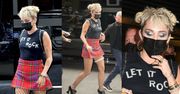 "Rockowa" Miley Cyrus w krótkiej spódniczce i kabaretkach przyciąga wzrok w Nowym Jorku. Pasuje jej taki styl? (ZDJĘCIA)
