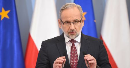Minister zdrowia zapowiada łagodzenie obostrzeń. "Przywracanie normalnego funkcjonowania życia gospodarczego"