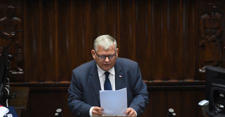 Sejm uchwalił ustawę o podwyżkach dla posłów. Opozycja głosuje razem z PiS