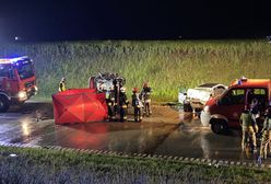 Makabryczny wypadek na łączniku A4. Zderzenie dwóch bmw. Zginęły młode osoby