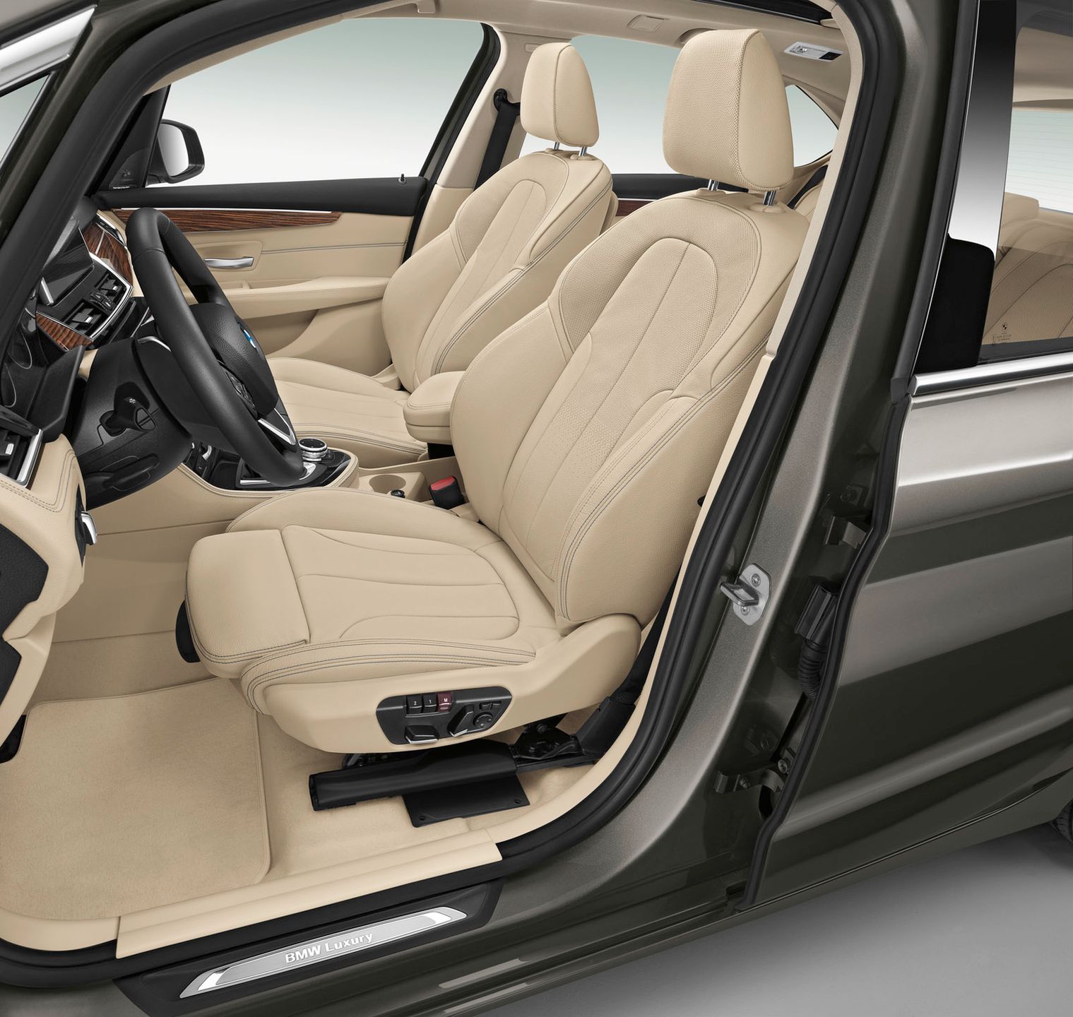 BMW przedstawiło 290 zdjęć z serią 2 Active Tourer [galeria] 43