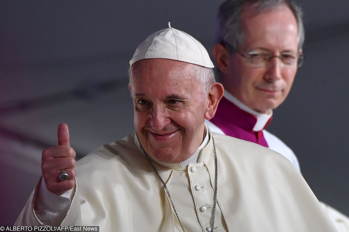 Papież Franciszek odwiedza Zjednoczone Emiraty Arabskie. Historyczna pielgrzymka ponad podziałami religijnymi i kulturowymi