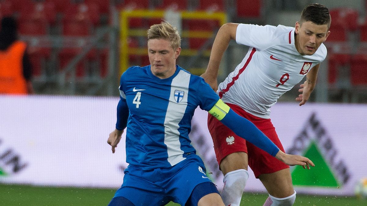 Piłkarz reprezentacji Polski U-21 Dawid Kownacki (z prawej)