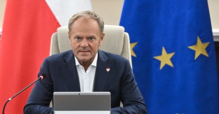 "Ten film zobaczą miliony". Tusk o walce z nielegalną migracją