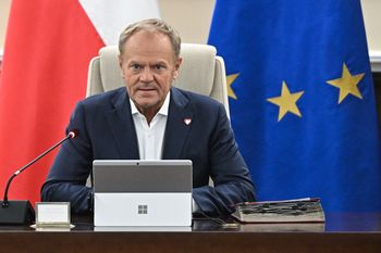 "Ten film zobaczą miliony". Tusk o walce z nielegalną migracją