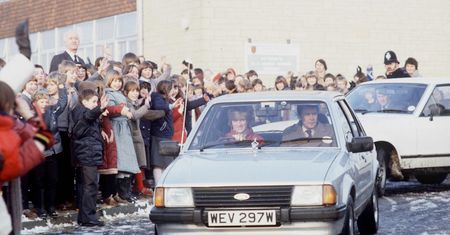 Księżna Diana dostała go na zaręczyny. Teraz ford escort jest na sprzedaż