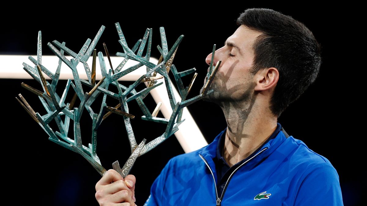 Zdjęcie okładkowe artykułu: PAP/EPA / IAN LANGSDON / Na zdjęciu: Novak Djoković, mistrz Rolex Paris Masters 2019