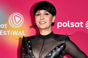 Tatiana Okupnik śpiewa stare hity Blue Café. Lider grupy zabrał głos