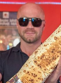 Viralowy kebab w Polsce OBNIŻA CENY. Powód szokuje (nie, to nie downsizing)