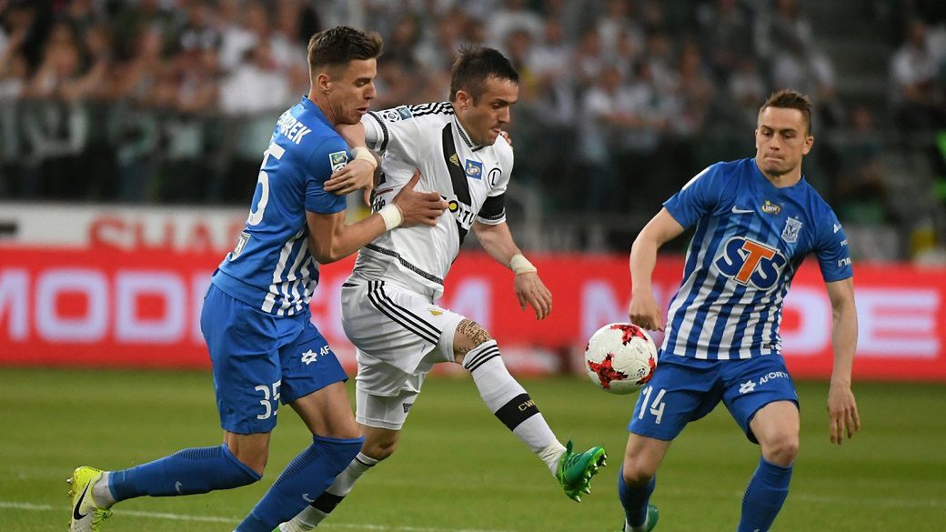 PAP / PAP/Bartłomiej Zborowski / Na zdjęciu: Miroslav Radović w meczu Legii z Lechem