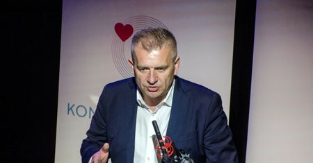 Arłukowicz przekonał PE. "Podejmujemy historyczną decyzję"