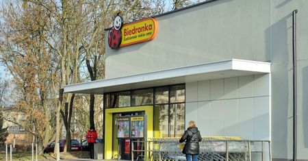 42 godziny bez przerwy. Na forach pracowników Biedronki wrze