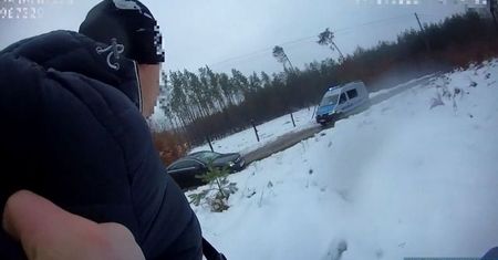Skuteczny pościg ostrowieckich policjantów. Mamy wideo z pościgu